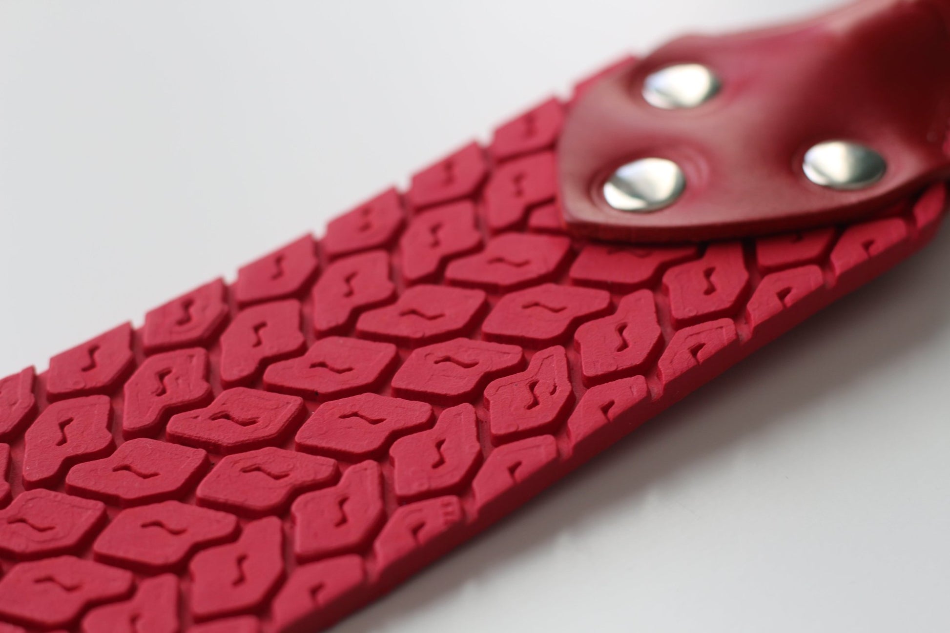 Punishment Paddle- Tyre Rubber Punainen